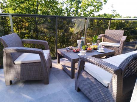 Komplet na taras z regulowanym stolikiem Corfu Set Lyon Max Cappuccino