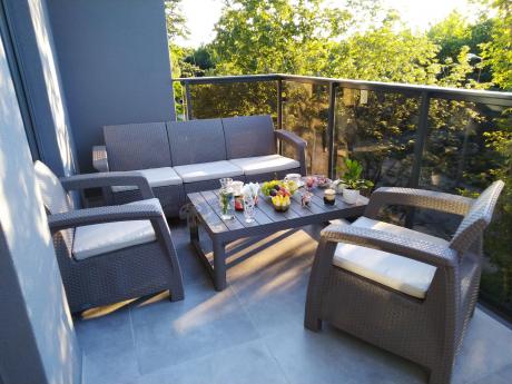 Komplet na taras z regulowanym stolikiem Corfu Set Lyon Max Cappuccino