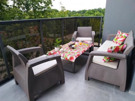 Komplet na taras z regulowanym stolikiem Corfu Set Lyon Max Cappuccino