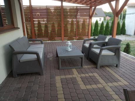 Komplet na taras z regulowanym stolikiem Corfu Set Lyon Max Cappuccino