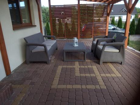 Komplet na taras z regulowanym stolikiem Corfu Set Lyon Max Cappuccino