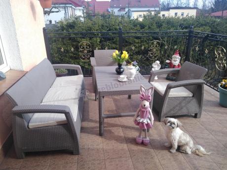 Komplet na taras z regulowanym stolikiem Corfu Set Lyon Max Cappuccino