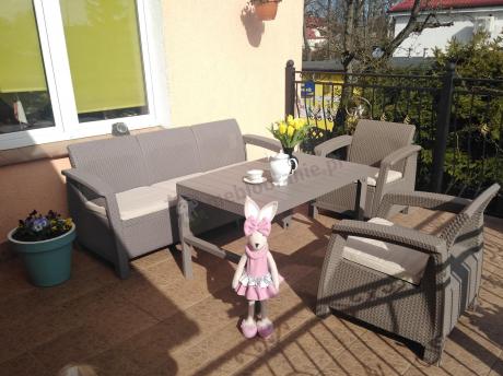Komplet na taras z regulowanym stolikiem Corfu Set Lyon Max Cappuccino