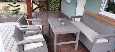 Komplet na taras z regulowanym stolikiem Corfu Set Lyon Max Cappuccino