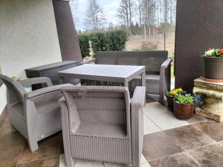 Komplet na taras z regulowanym stolikiem Corfu Set Lyon Max Cappuccino