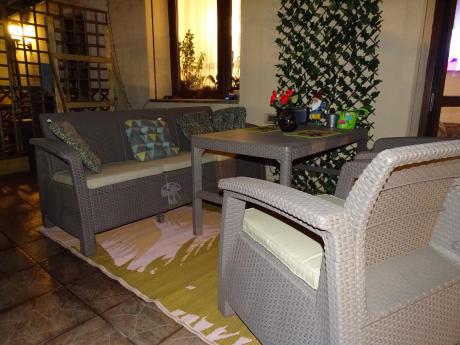 Komplet na taras z regulowanym stolikiem Corfu Set Lyon Max Cappuccino
