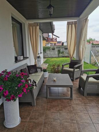 Komplet na taras z regulowanym stolikiem Corfu Set Lyon Max Cappuccino