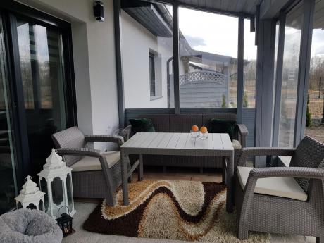 Komplet na taras z regulowanym stolikiem Corfu Set Lyon Max Cappuccino