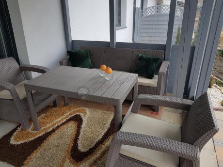 Komplet na taras z regulowanym stolikiem Corfu Set Lyon Max Cappuccino