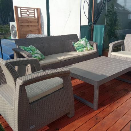 Komplet na taras z regulowanym stolikiem Corfu Set Lyon Max Cappuccino