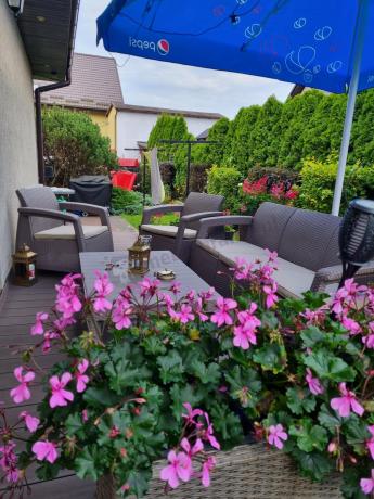 Komplet na taras z regulowanym stolikiem Corfu Set Lyon Max Cappuccino