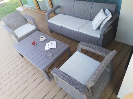 Komplet na taras z regulowanym stolikiem Corfu Set Lyon Max Cappuccino