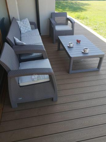 Komplet na taras z regulowanym stolikiem Corfu Set Lyon Max Cappuccino