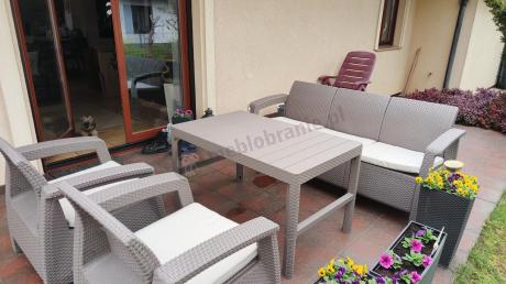 Komplet na taras z regulowanym stolikiem Corfu Set Lyon Max Cappuccino