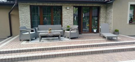 Komplet na taras z regulowanym stolikiem Corfu Set Lyon Max Cappuccino