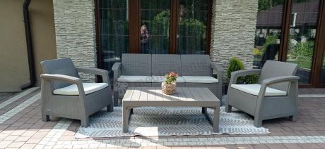 Komplet na taras z regulowanym stolikiem Corfu Set Lyon Max Cappuccino
