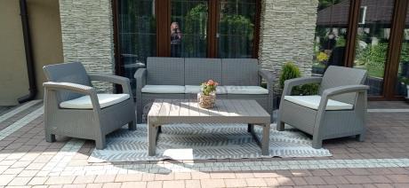 Komplet na taras z regulowanym stolikiem Corfu Set Lyon Max Cappuccino