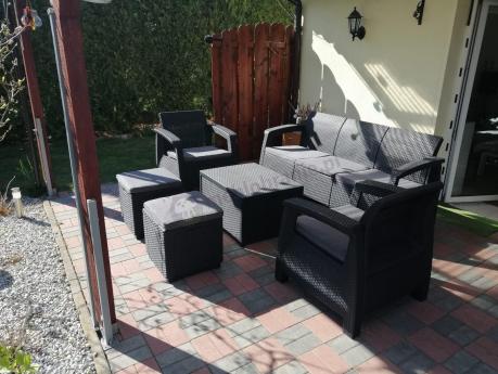 Komplet ogrodowy Corfu Set Box Max z pufami