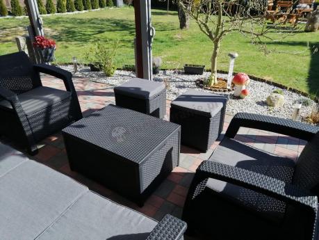 Komplet ogrodowy Corfu Set Box Max z pufami