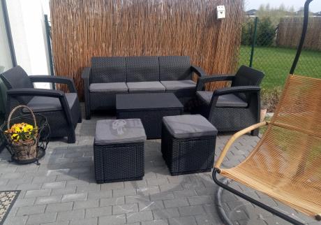 Komplet ogrodowy Corfu Set Box Max z pufami