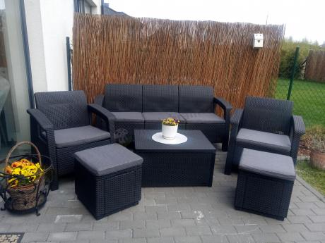 Komplet ogrodowy Corfu Set Box Max z pufami
