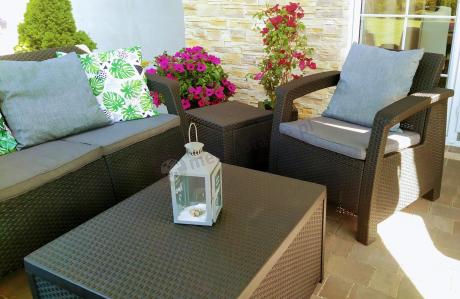 Komplet ogrodowy Corfu Set Box Max z pufami