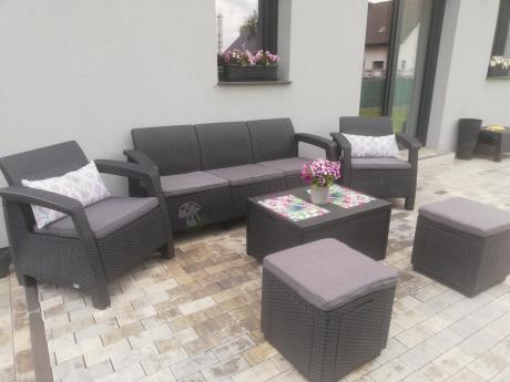 Komplet ogrodowy Corfu Set Box Max z pufami