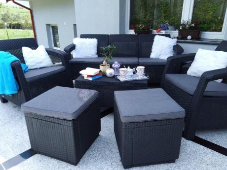 Komplet ogrodowy Corfu Set Box Max z pufami