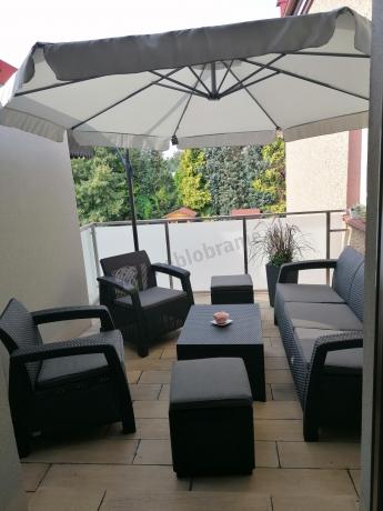 Komplet ogrodowy Corfu Set Box Max z pufami