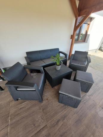 Komplet ogrodowy Corfu Set Box Max z pufami