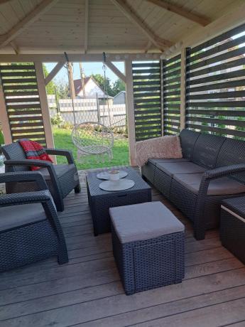 Komplet ogrodowy Corfu Set Box Max z pufami