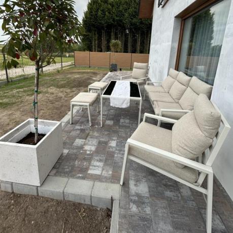 Komplet ogrodowy metalowy wysokie oparcia z sofą 175cm, fotelami i pufami - Doros Max + pufy - Cream