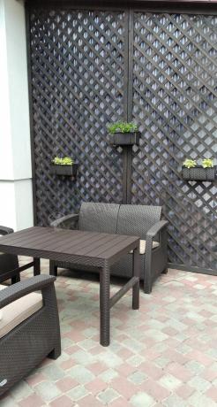 Komplet ogrodowy z regulowanym stolikiem Corfu Set Lyon brązowy