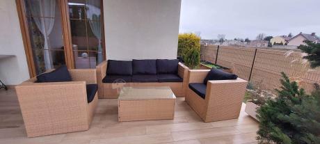 Komplet ogrodowy z sofą trzyosobową i fotelami