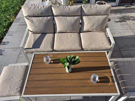 Komplet ogrodowy z wysokim oparciem metalowy z sofą 175cm, fotelami i pufami - Doros Max + pufy - Polywood Cream