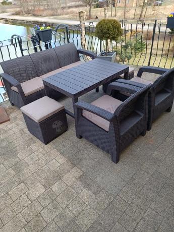 Komplet z podnoszonym stolikiem Corfu Set Lyon Max Brązowy + pufy