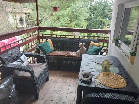 Komplet z podnoszonym stolikiem Corfu Set Lyon Max Brązowy + pufy