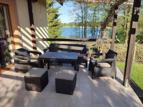 Komplet z podnoszonym stolikiem Corfu Set Lyon Max Brązowy + pufy