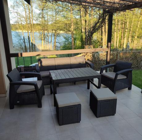 Komplet z podnoszonym stolikiem Corfu Set Lyon Max Brązowy + pufy