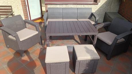 Komplet z podnoszonym stolikiem Corfu Set Lyon Max Brązowy + pufy