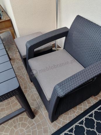 Komplet z podnoszonym stolikiem Corfu Set Lyon Max Brązowy + pufy