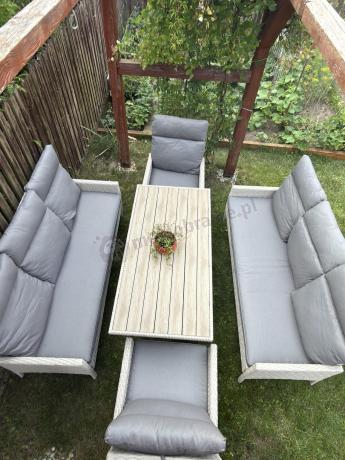 Komplet z technorattanu z wysokimi oparciami i stołem obiadowym Lirata Grande Polywood - Grey