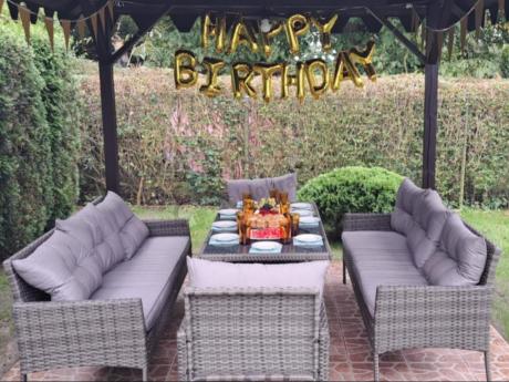 Komplet z technorattanu ze stołem obiadowym Perata Grande Dark Grey