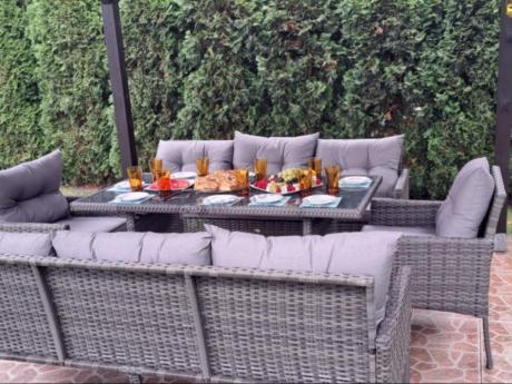 Komplet z technorattanu ze stołem obiadowym Perata Grande Dark Grey