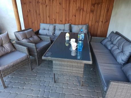 Komplet z technorattanu ze stołem obiadowym Perata Grande Dark Grey