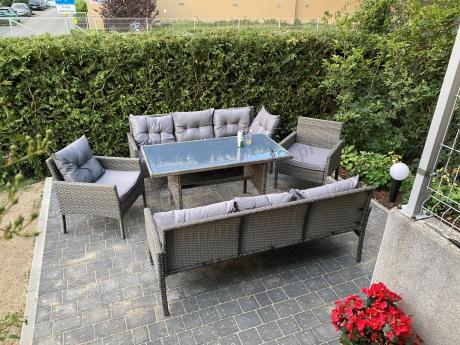 Komplet z technorattanu ze stołem obiadowym Perata Grande Dark Grey