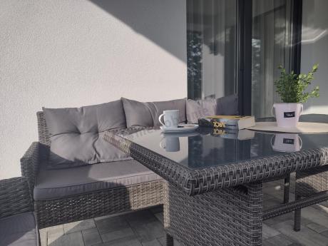 Komplet z technorattanu ze stołem obiadowym Perata Grande Dark Grey
