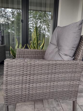 Komplet z technorattanu ze stołem obiadowym Perata Grande Dark Grey