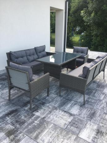 Komplet z technorattanu ze stołem obiadowym Perata Grande Dark Grey