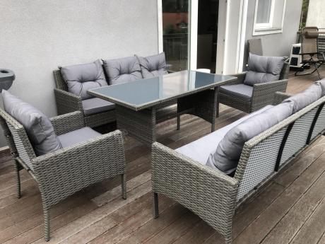 Komplet z technorattanu ze stołem obiadowym Perata Grande Dark Grey